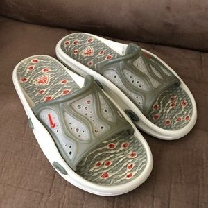 Nike ACG slides size 7